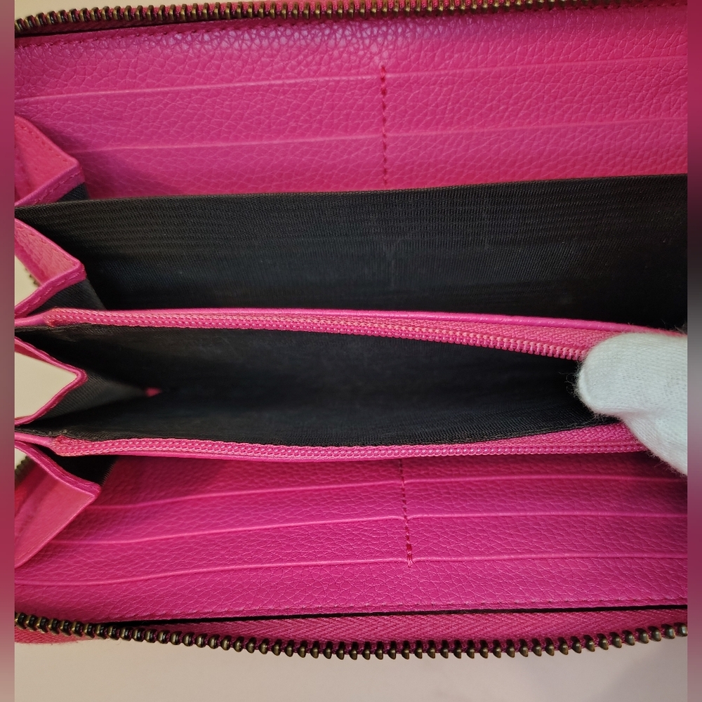 Gucci Pink Leather Zip-Around Wallet - Picture 12 of 13